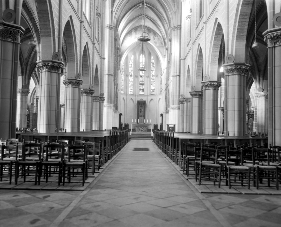 Kathedraal de H Barabara te Breda, het interieur Kathedraal te Breda, Bestanddeelnr 916-0526