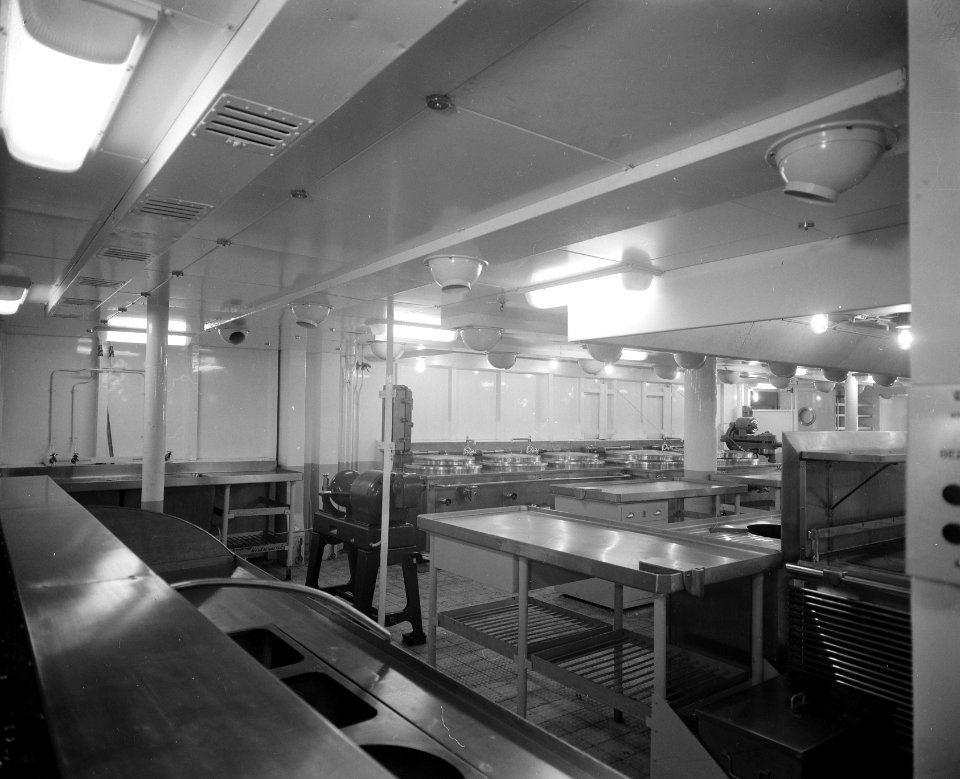 Kapitein van het nieuw schip Statendam Haagmans Interieur Statendam, Bestanddeelnr 908-2498