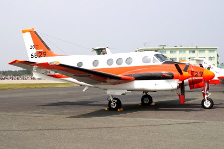 JMSDF TC-90 ashiya 20090927 113120