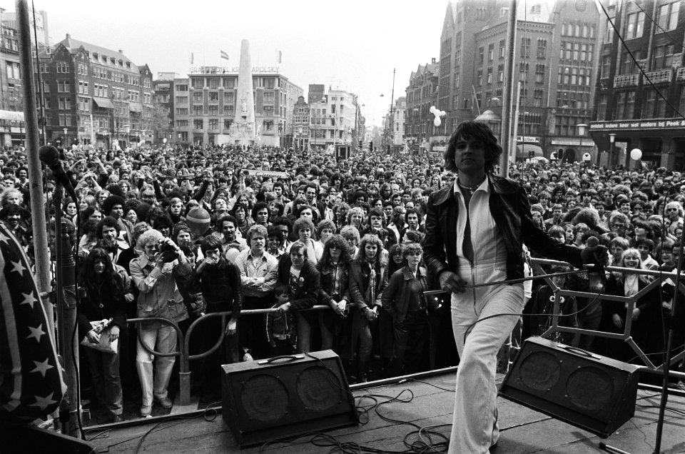 Koninginnedag in Amsterdam popconcert op Dam in Amsterdam, Bestanddeelnr 929-6952