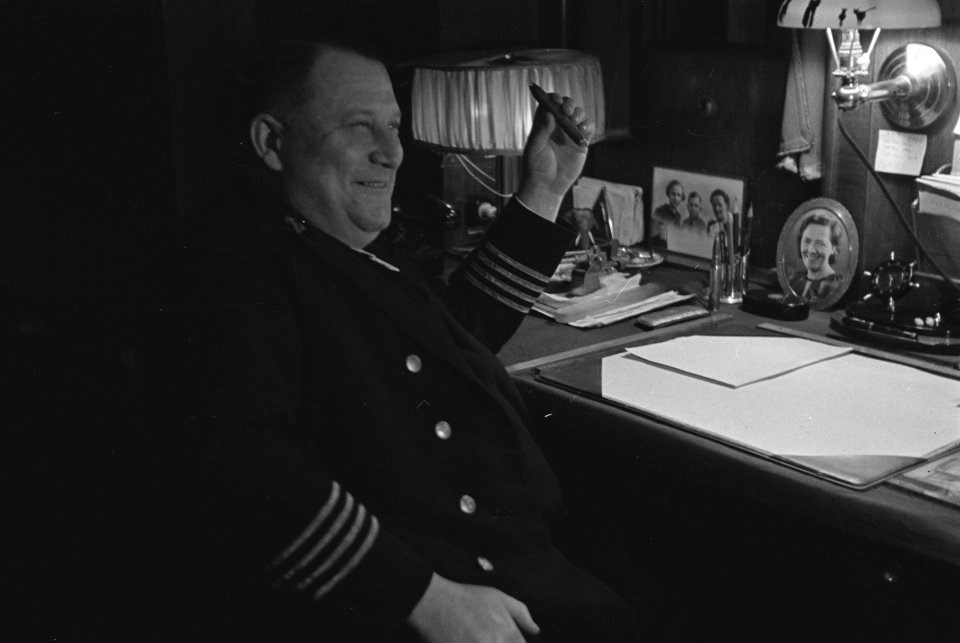 Kapitein van een Nederlands koopvaardijschip, Bestanddeelnr 935-2942
