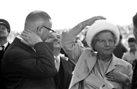 Koningin Juliana tijdens de rondtocht, Bestanddeelnr 916-8309