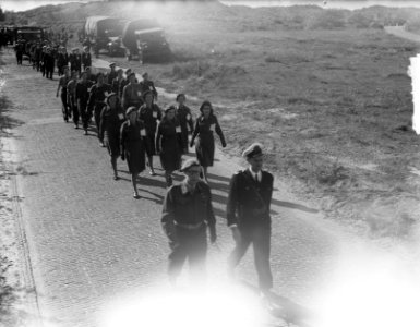 Koningin Juliana wandelmars te Kijkduin. 2 TBM-Haarlem, Bestanddeelnr 903-0264