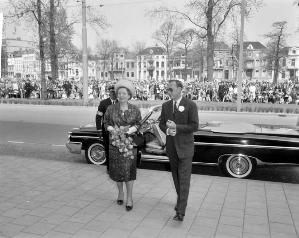 Koninklijk gezin bezoekt Arnhem, Bestanddeelnr 913-8780
