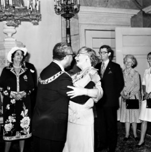 Koningin Juliana ontvangt de Surinaamse president Johan Ferrier op Soestdijk en , Bestanddeelnr 929-2085