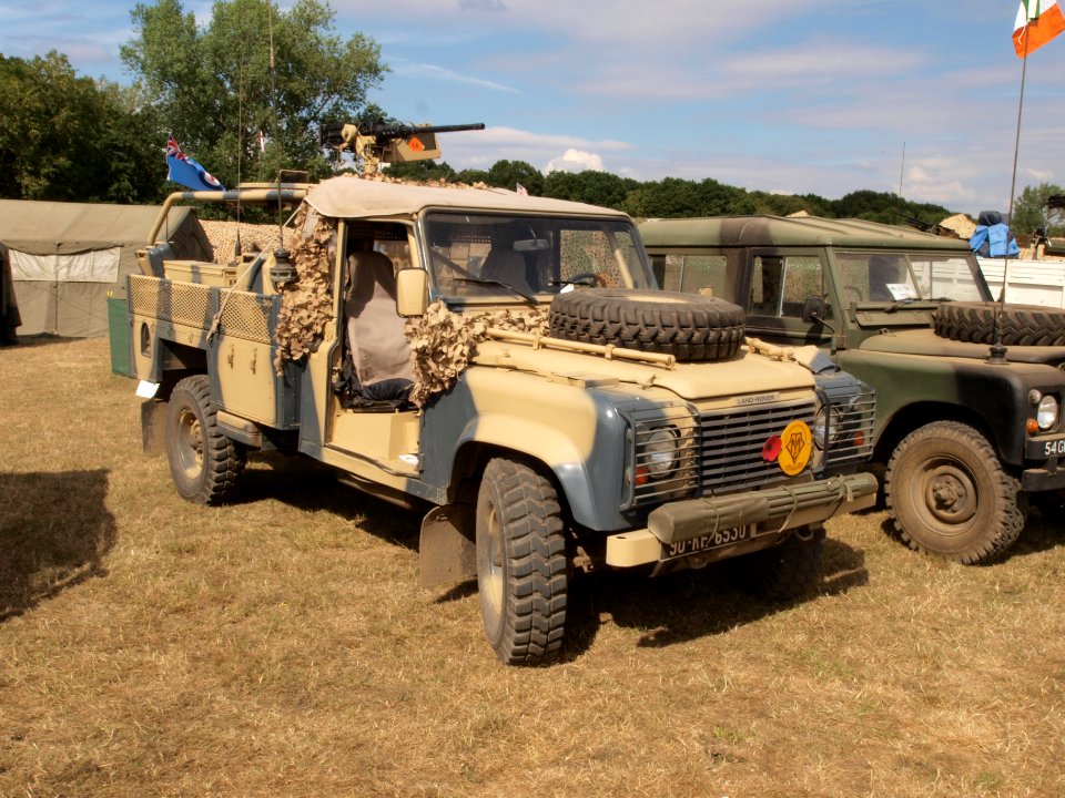 Land Rover, licence registration '90-KE-6530' pic3