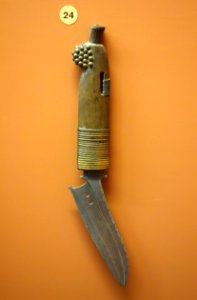 Knife for sculptor of wood or ivory - Mangbetu - Royal Museum for Central Africa - DSC06552
