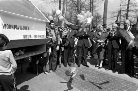 Koningin Juliana tijdens het bezoek, Bestanddeelnr 929-1335