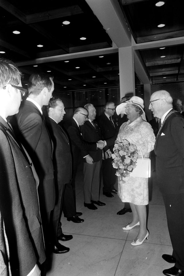 Koningin Juliana opent zitting van Internationaal Olympisch Comite in RAI, Amste, Bestanddeelnr 923-5180