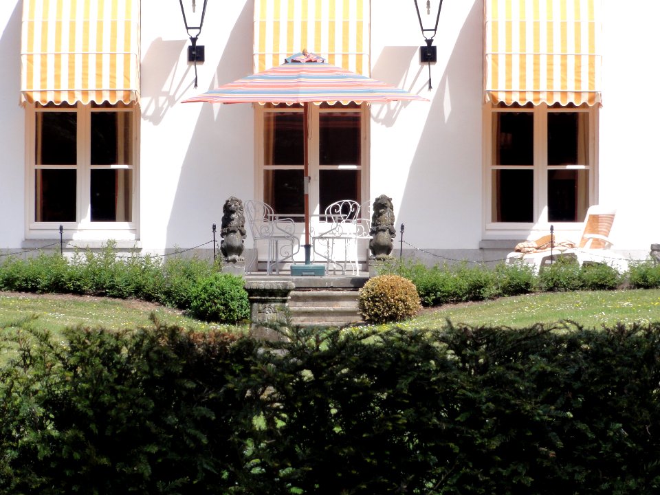 Landgoed Loenen Rijksmonument 520769 de 2 leeuwen