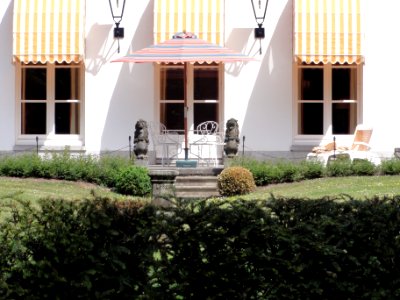 Landgoed Loenen Rijksmonument 520769 de 2 leeuwen