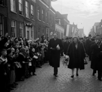 Koningin Juliana opent een brug in Doesburg, Bestanddeelnr 904-9500