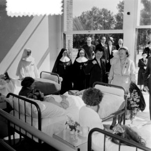 Koningin Juliana opent kindersanatorium te Bakel (Noord-Brabant), Bestanddeelnr 904-7489