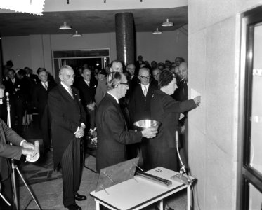 Koningin Juliana opent het Rode Kruis Ziekenhuis in Den Haag, Bestanddeelnr 911-7159