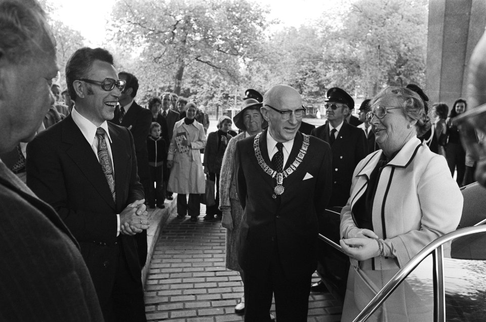 Koningin Juliana bij 75 jarig jubileum Sociale Verzekeringsbank in Amsterdam, ko, Bestanddeelnr 928-6180