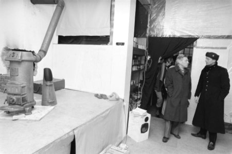 Kort geding in kraakcomplex Conradstraat te Amsterdam president mr. B. Asscher , Bestanddeelnr 934-1523