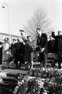 Koningin Juliana en de burgemeester van ..., Bestanddeelnr 920-8419
