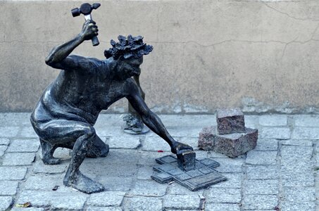 Pavers sculpture caricature