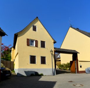 Kriftel, Kirchstraße 30 (1)