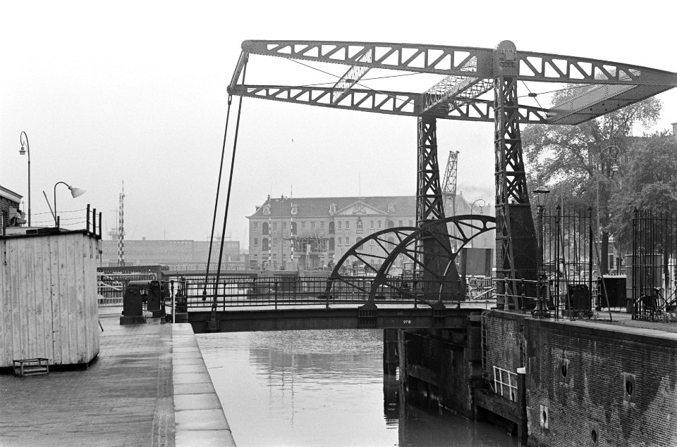 Kortjewantsbrug open over Schippersgracht tussen Prins Hendrikkade en Kadijksple, Bestanddeelnr 921-3529