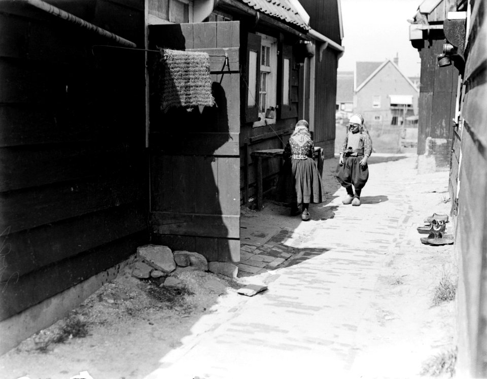 Kinderen in de Kets in Marken, Bestanddeelnr 252-0683