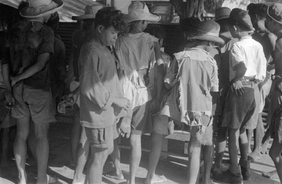 Kinderen in de haven van Tandjong Priok, Bestanddeelnr 92-4-3
