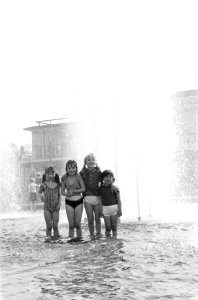 Kinderen in de fontein, Frederiksplein, Bestanddeelnr 922-2734