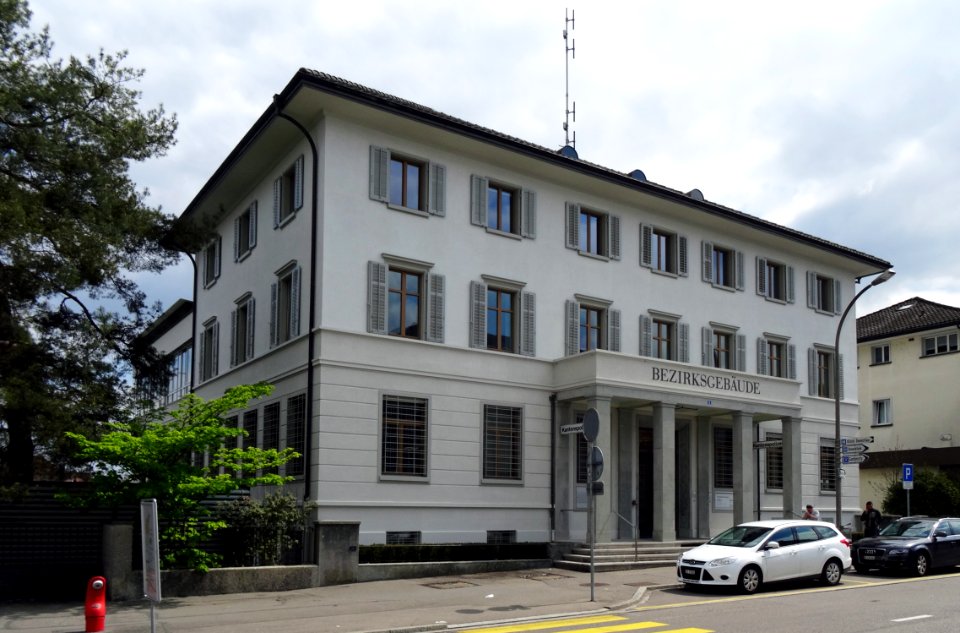 KreuzlingenBezirksgebaeude1