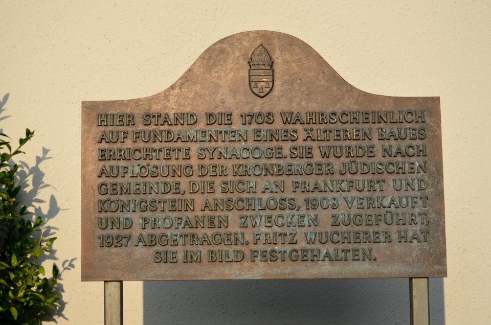 Kronberg, Mauerstraße, Schild Synagoge