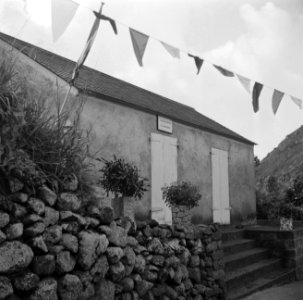 Koffiehuis R.A. Sorton in The Bottom op Saba, gesloten vanwege de koninklijke on, Bestanddeelnr 252-4123