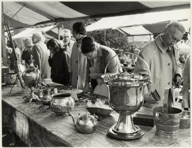 Kunst- en antiekmarkt op het Prinsenhof. NL-HlmNHA 54014778