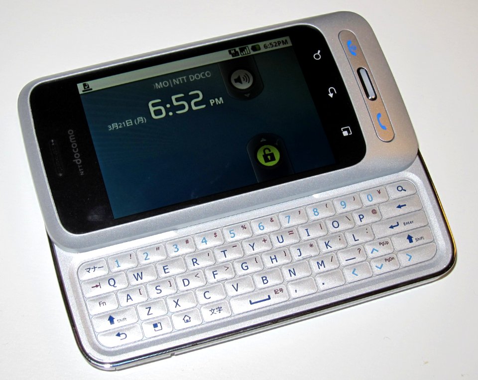Docomo Optimus chat L-04C 02