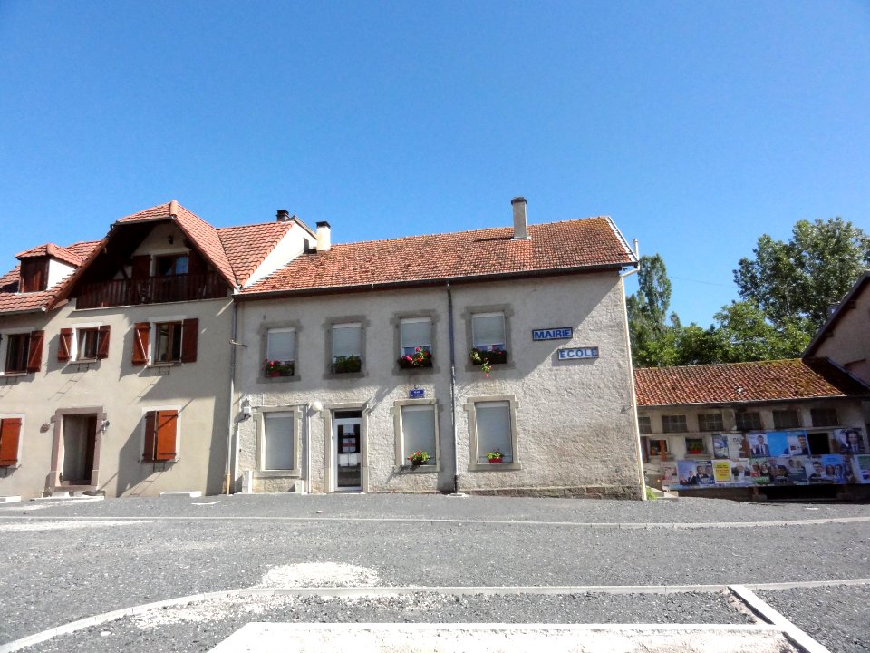Domnom-lès-Dieuze (Moselle) mairie - école