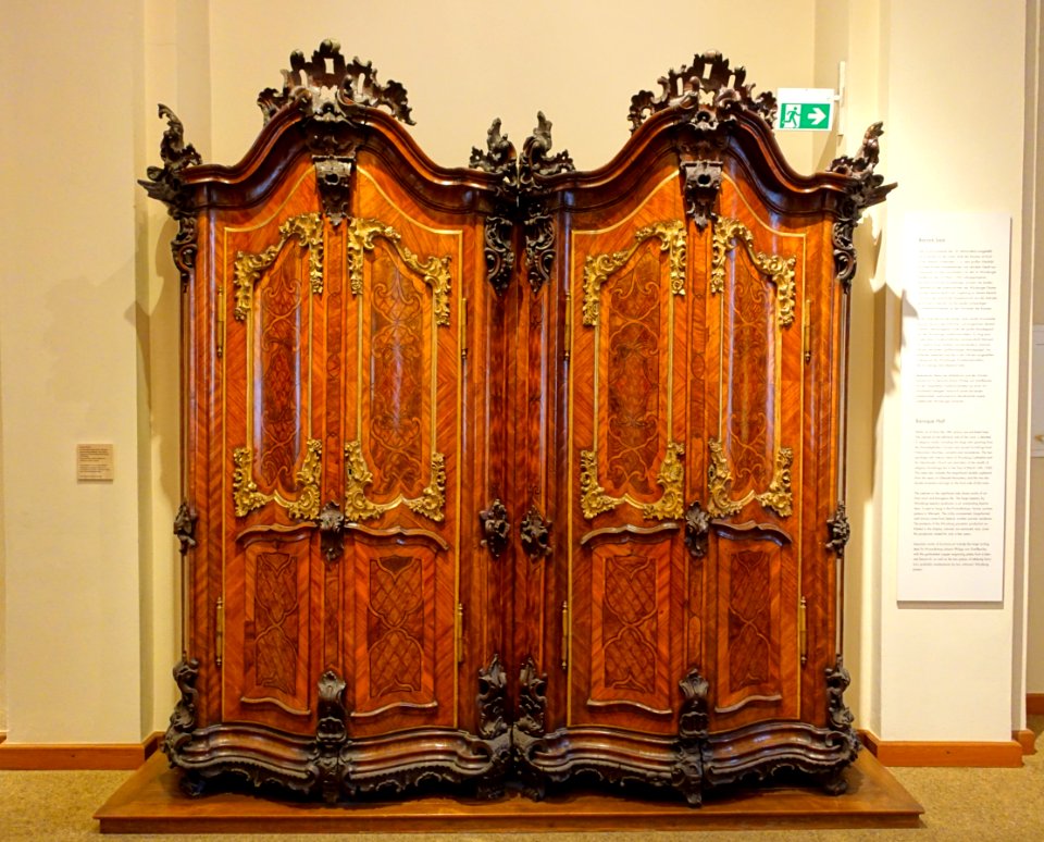 Double wardrobe by Carl Maximilian Mattern and Johann Wolfgang von der Auwera, Wurzburg, 1753 - Mainfränkisches Museum - Würzburg, Germany - DSC04903