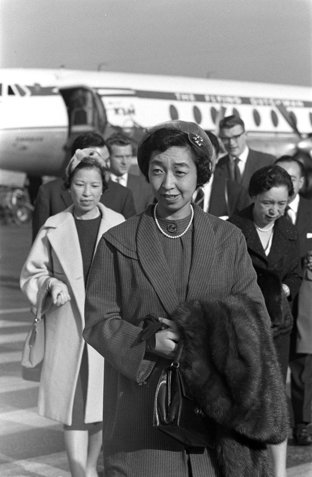 Dochter van de Keizer van Japan , Shigeko Higashikuni op Schiphol, Bestanddeelnr 910-7442