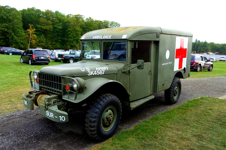 Dodge M43B1 Ambulance, front oblique view - Collings Foundation - Massachusetts - DSC07129