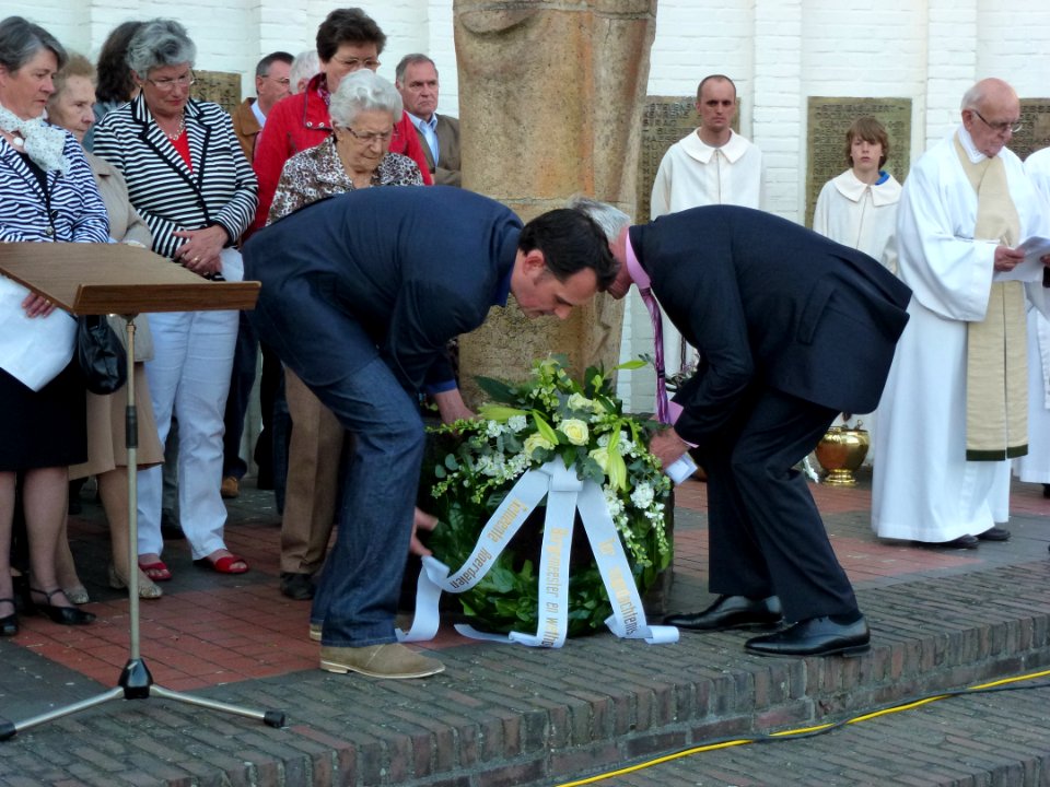 Dodenherdenking Montfort 2013 14