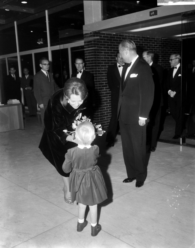 Documentaires, prinsessen, premières, film, Beatrix, prinses, Bestanddeelnr 918-3205