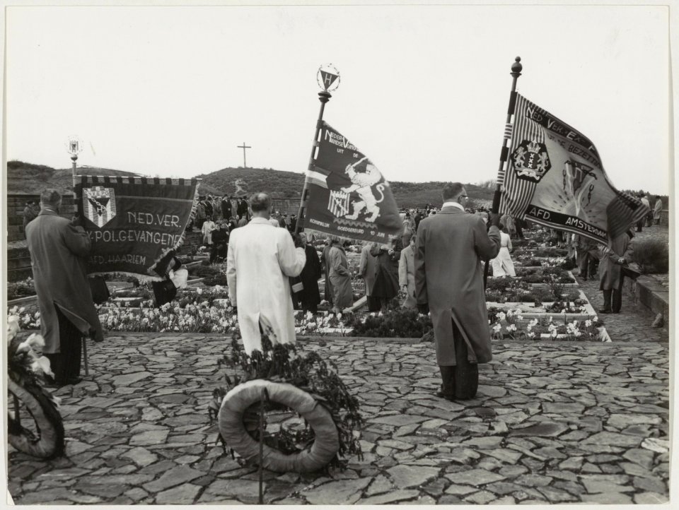 Dodenherdenking van de Ned. ver. Ex Politieke gevangenen, NL-HlmNHA 54011188