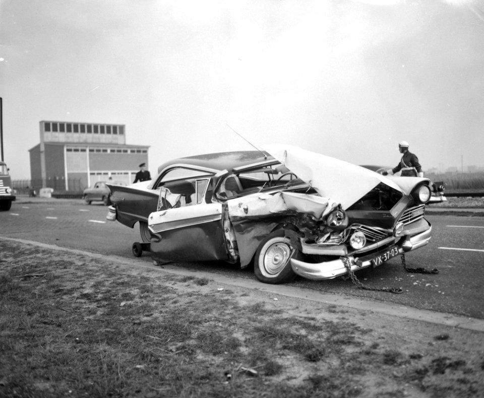 Dodelijk auto-ongeluk op Hemweg te Amsterdam, Bestanddeelnr 910-8460