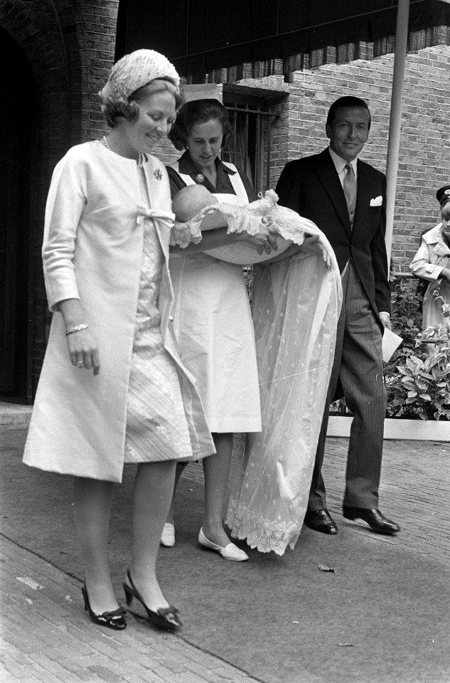 Doop Willem Alexander in Sint Jacobskerk te Den Haag Prinses Beatrix , zuster me, Bestanddeelnr 920-6673
