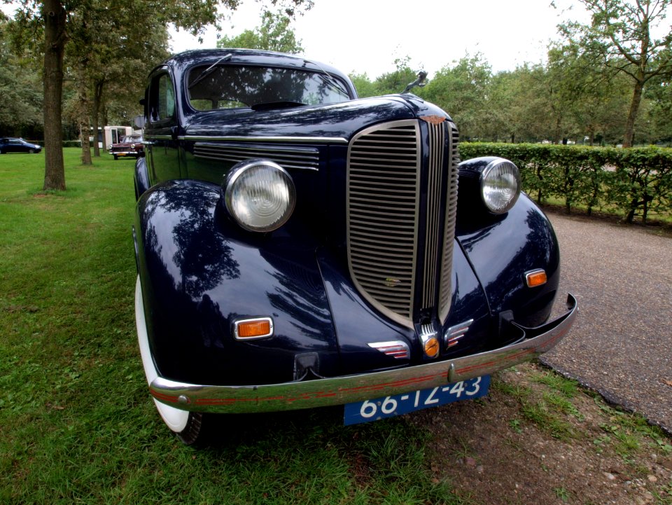 Dodge D8 (1938) at the Autotron, dutch licence registration 66-TZ-43 p5