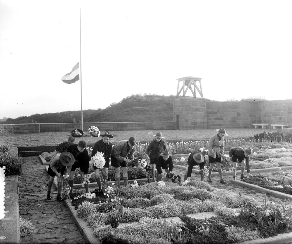 Dodenherdenkingen. Bloemendaal Stille Tocht, Bestanddeelnr 905-7045