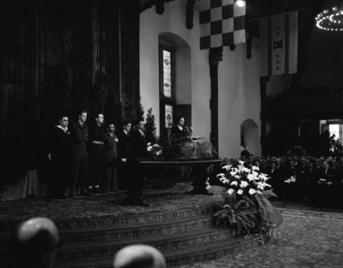 Dodenherdenking in de Ridderzaal, koningin Juliana tijdens haar toespraak, Bestanddeelnr 911-2135