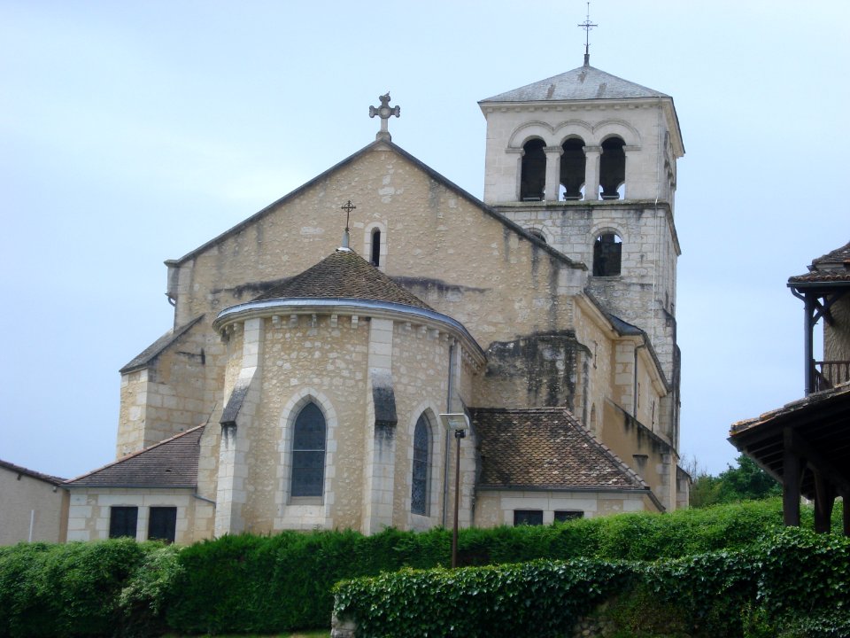 Douzillac (Dordogne, Fr, l'église