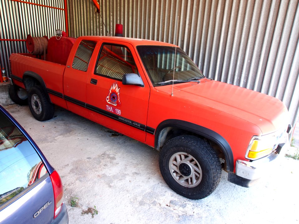 Dodge fire engine of the Fire sub-station of Apollonia, Pyrosvestiko klimakio Apollonion, pic2