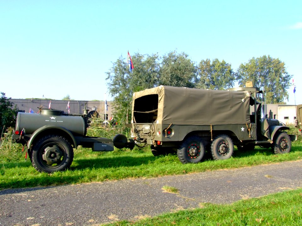 Dodge T223 (or WC62) Weapons Carrier with watertank trailer