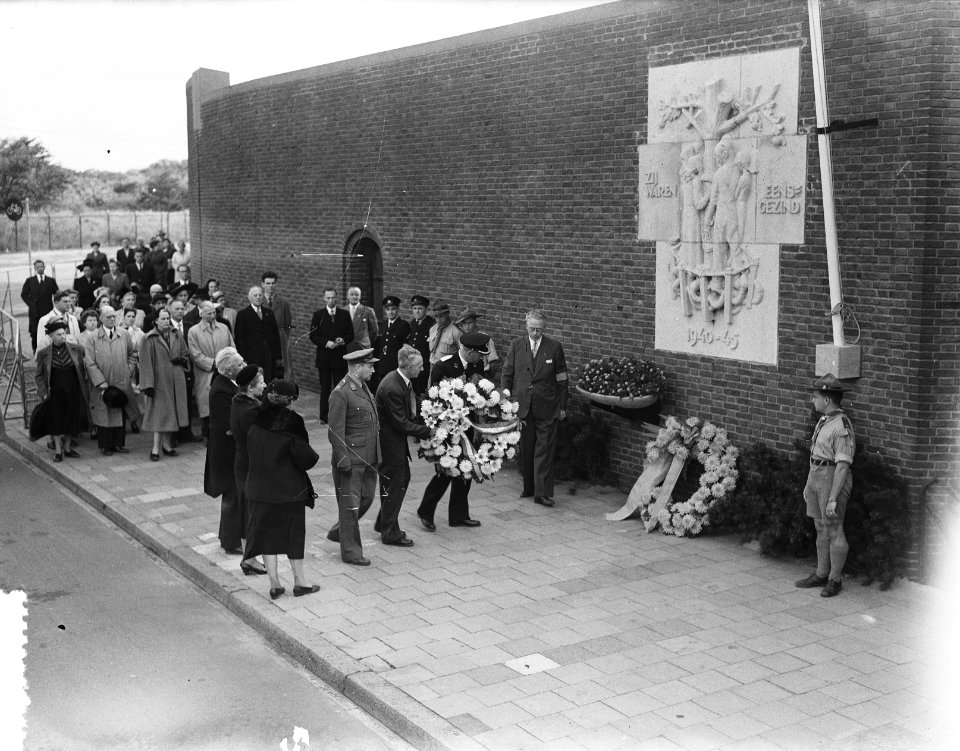 Dodenherdenking bij Oranjehotel, Bestanddeelnr 905-9541