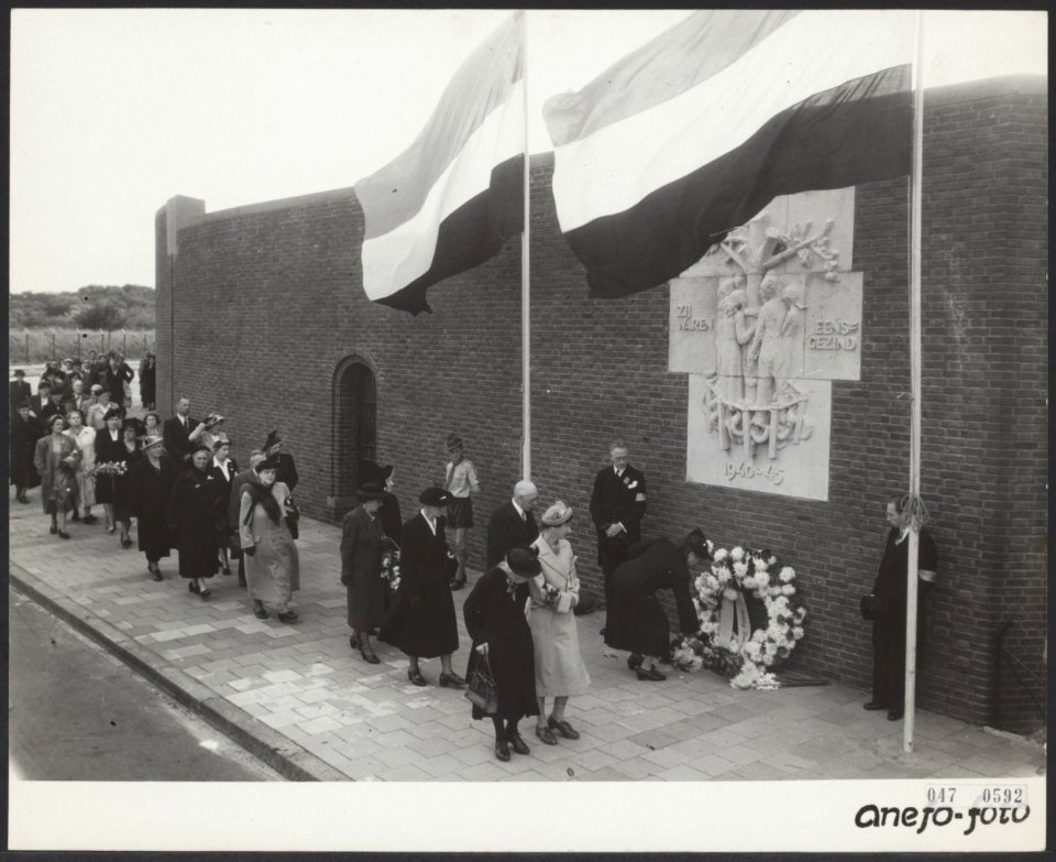 Dodenherdenking bij het voormalige Oranjehotel te Scheveningen, Bestanddeelnr 047-0592