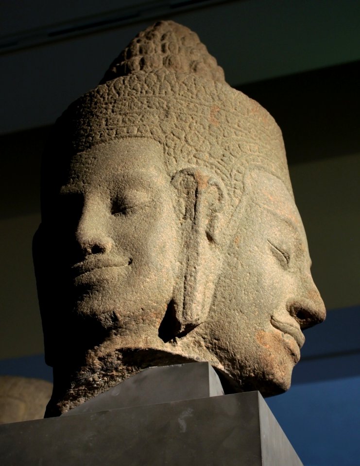 Divinité Angkor Thom Musée Guimet Eos 500 D 17092017 1